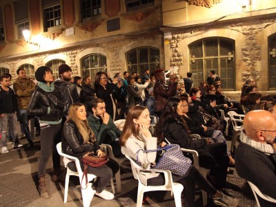 Públic Plaça Joan Amades